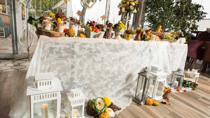 Wedding table with center piece