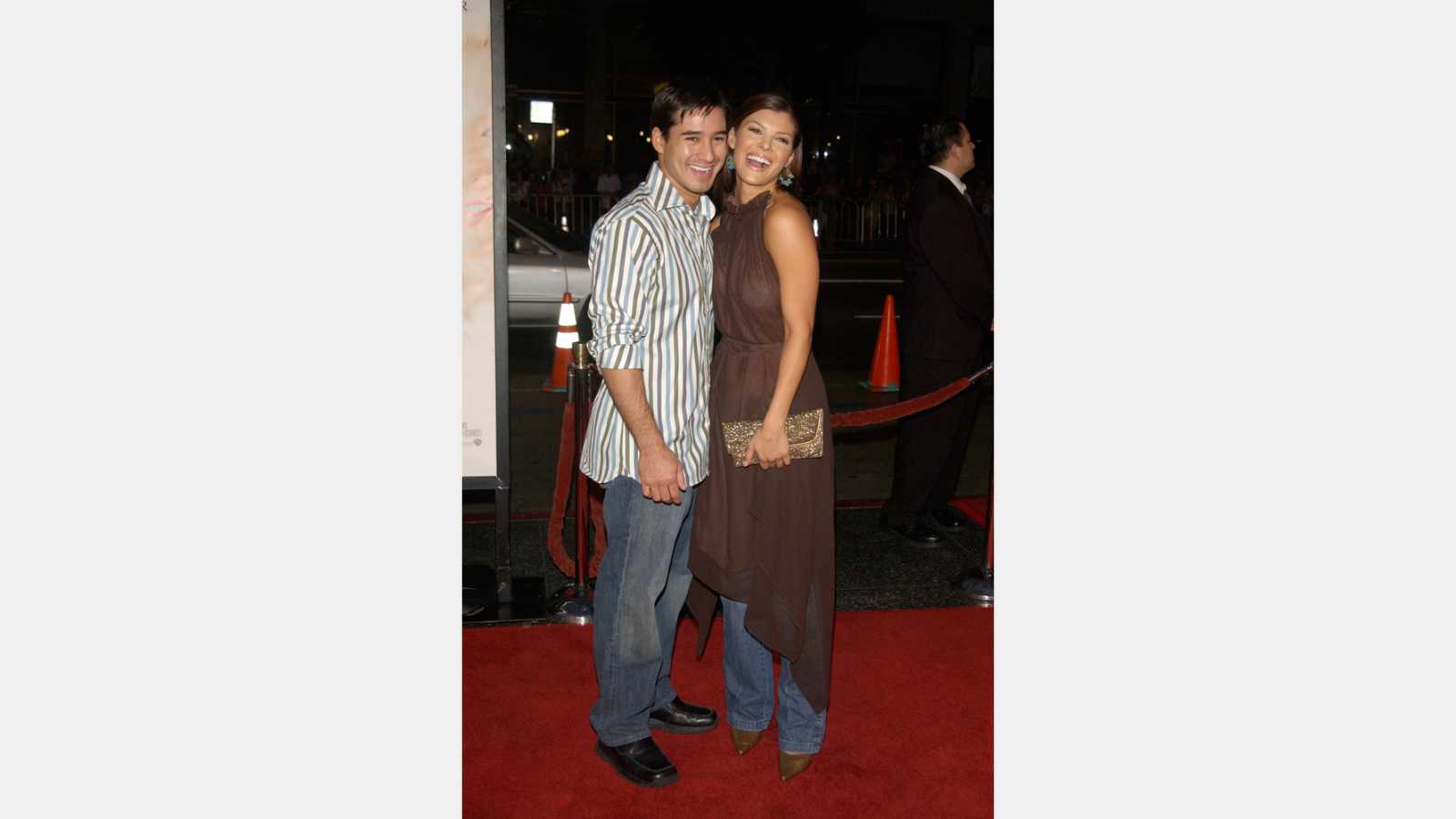 Actor MARIO LOPEZ & actress girlfriend ALI LANDRY at the Los Angeles premiere of White Oleander. 08OCT2002. Paul Smith / Featureflash