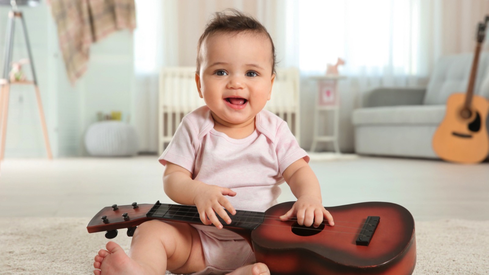Toddler with guitar
